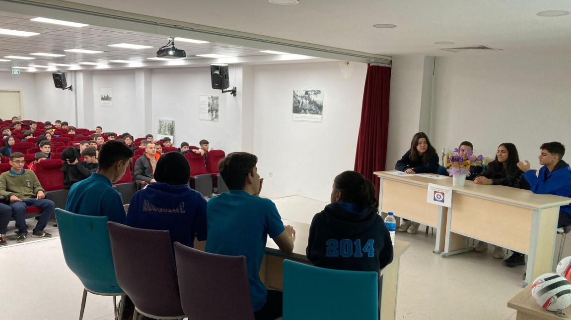 Okulumuz ile Kapaklı Anadolu İmam Hatip Lisesi Arasında Spor Bilgi Yarışması Düzenlendi.